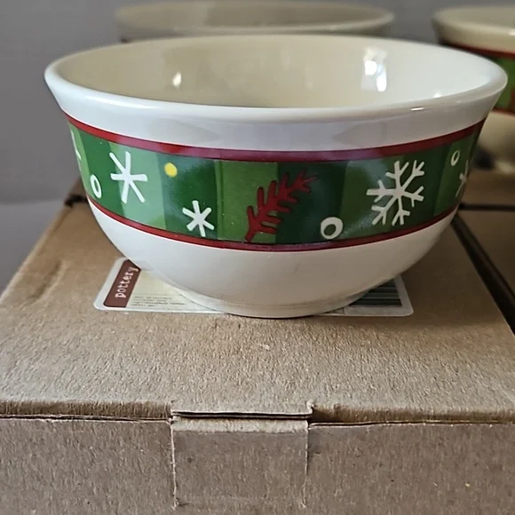 NWT Classic Longaberger Holiday Snowflake Dessert Bowls Set of 4